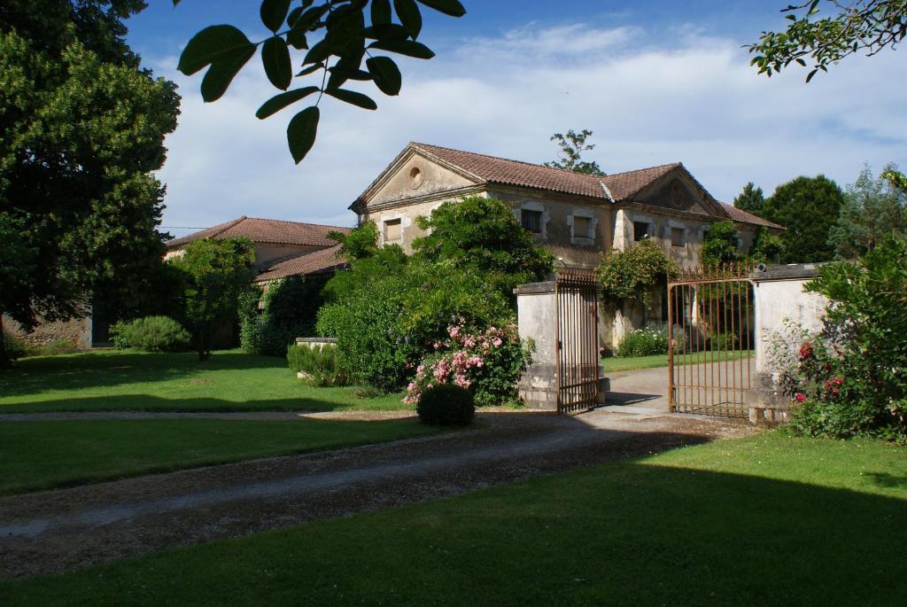 Saint-Léger 샤토 드 그르니에 B&B 외부 사진